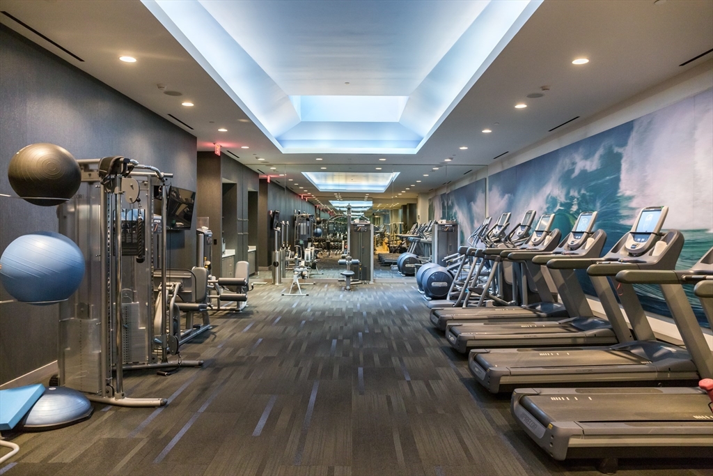 580 Washington Street Unit: PH5