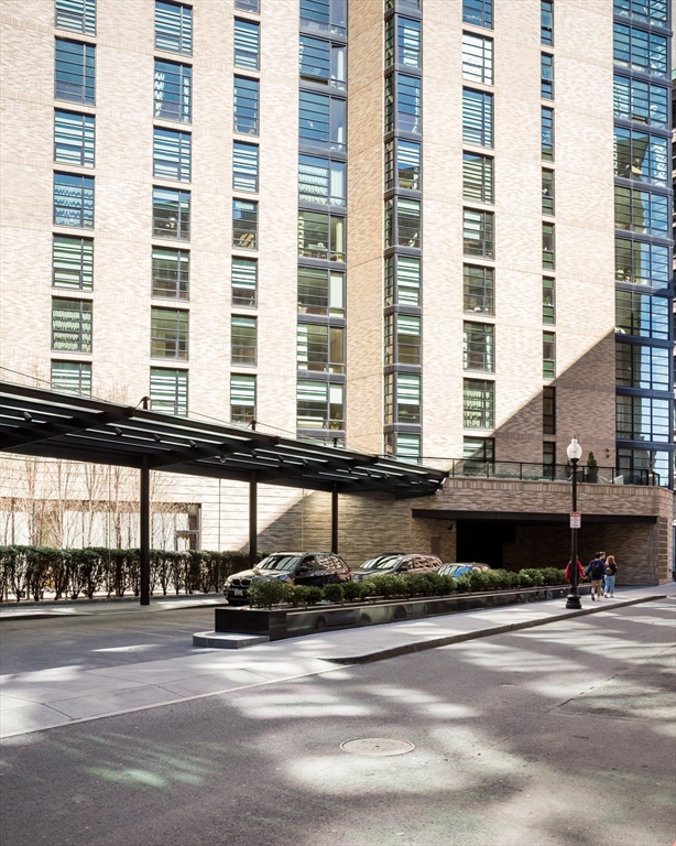 580 Washington Street Unit: PH5