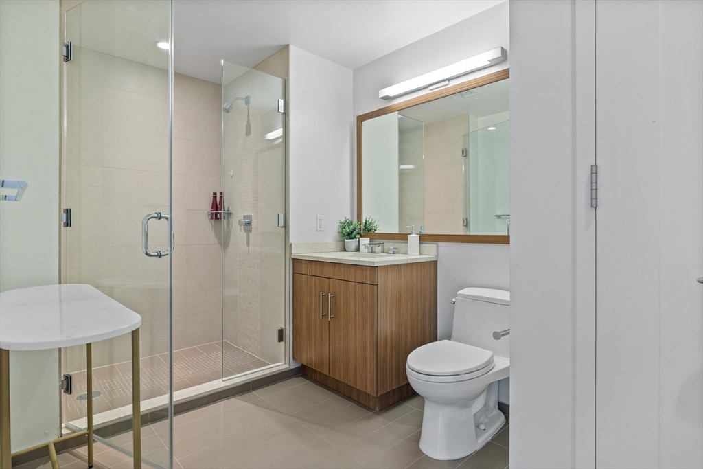 580 Washington Street Unit: PH5