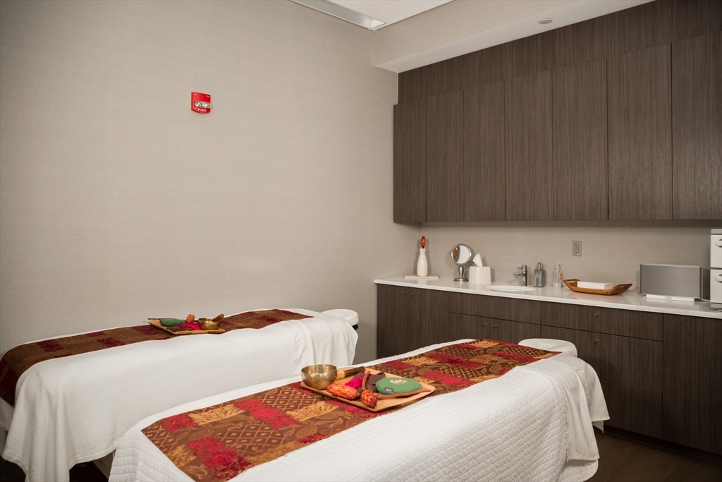 580 Washington Street Unit: PH5