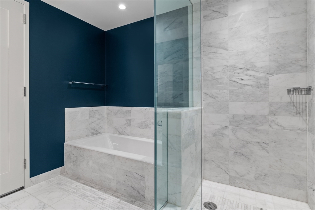 580 Washington Street Unit: PH5