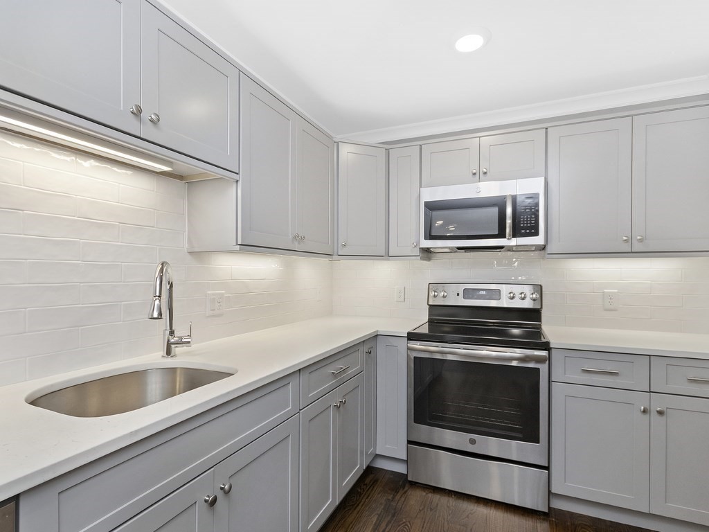 1789 Centre Street # 304