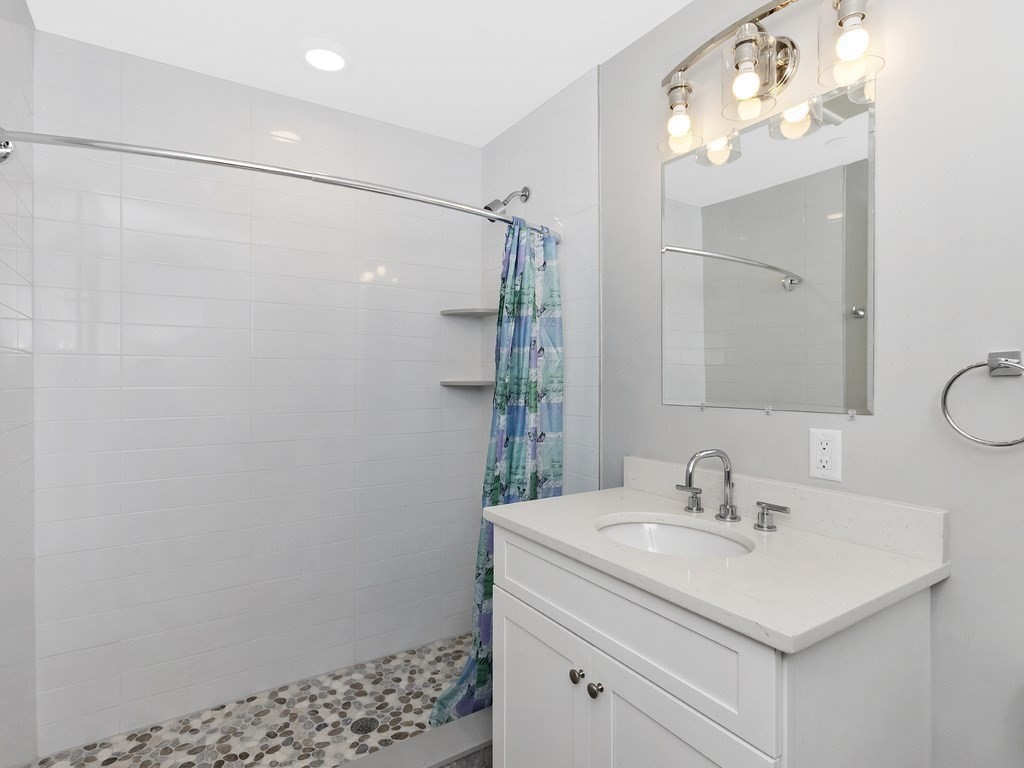 1789 Centre Street # 304