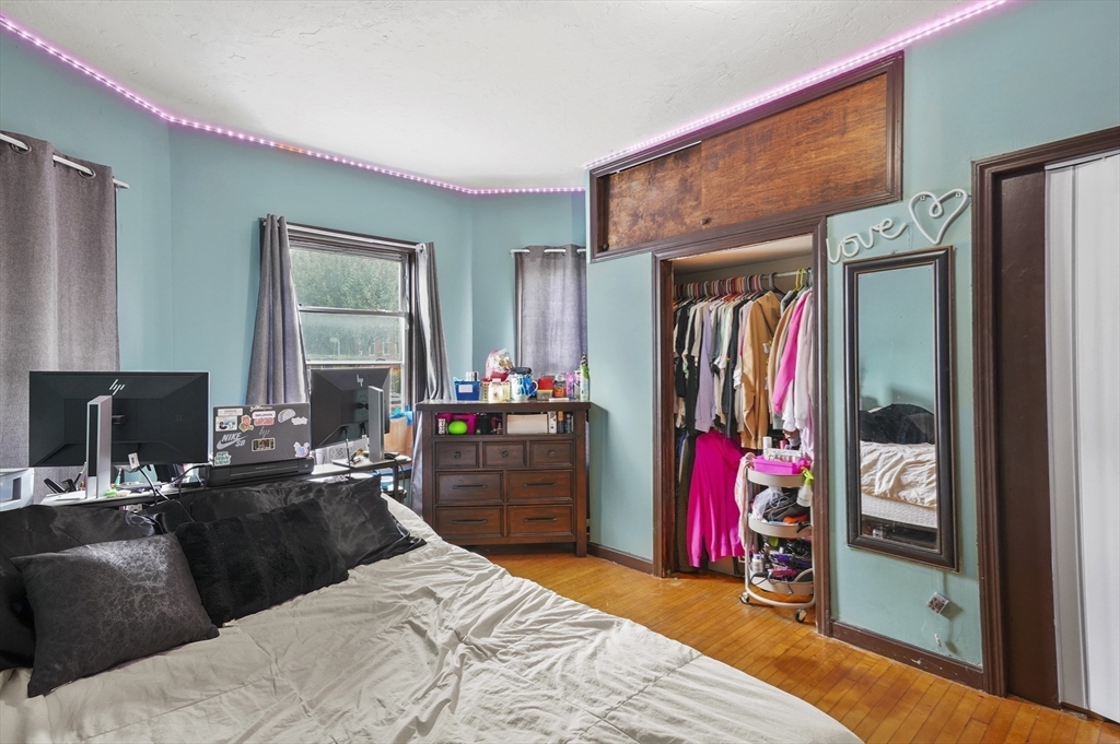 22 Hollywood St # 1 Unit: 22-1