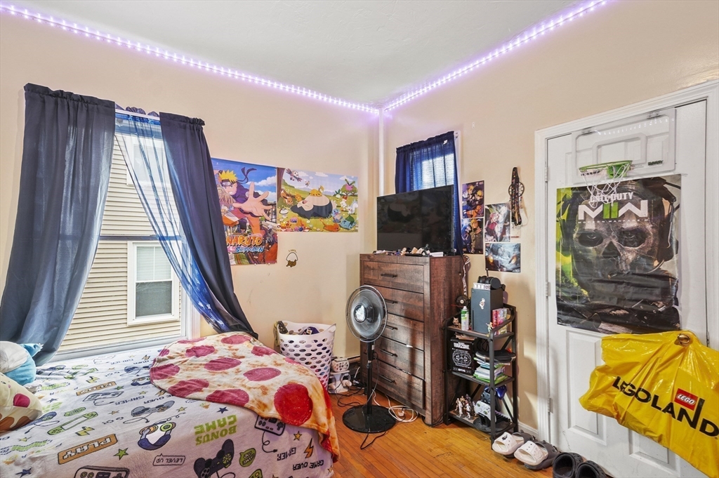 22 Hollywood St # 1 Unit: 22-1
