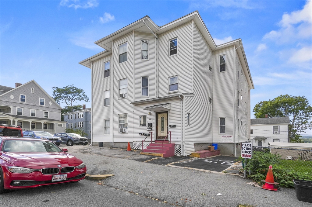 22 Hollywood St # 1 Unit: 22-1