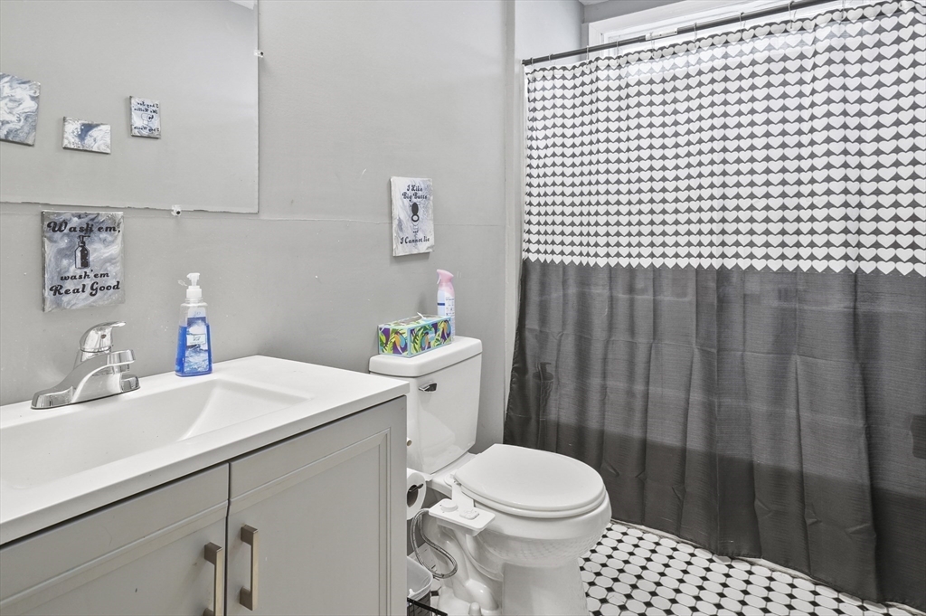22 Hollywood St # 1 Unit: 22-1