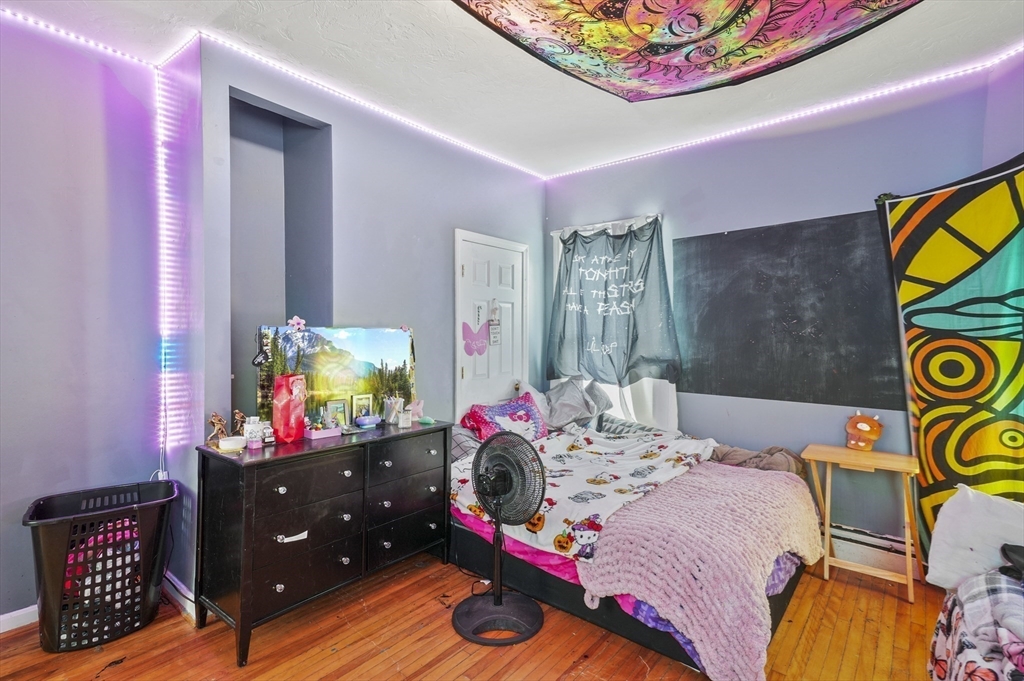 22 Hollywood St # 1 Unit: 22-1