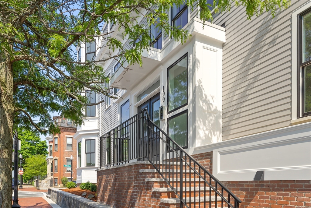 100 White St # 4