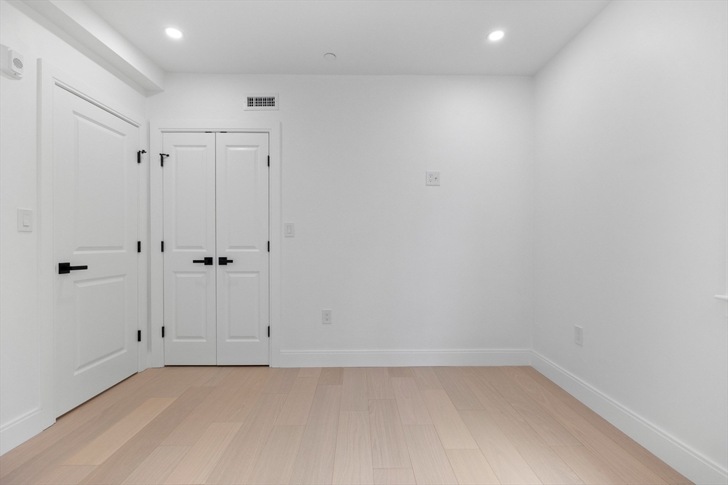100 White St # 4