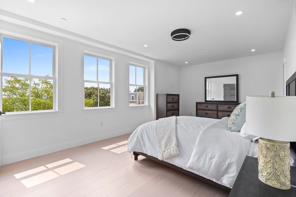 100 White St # 4
