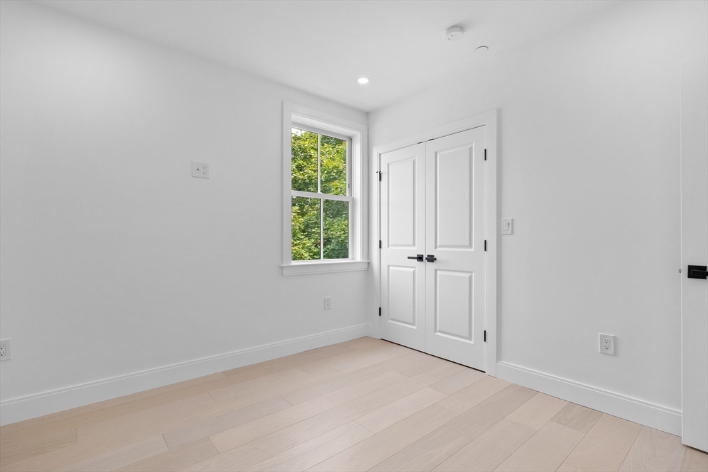 100 White St # 4