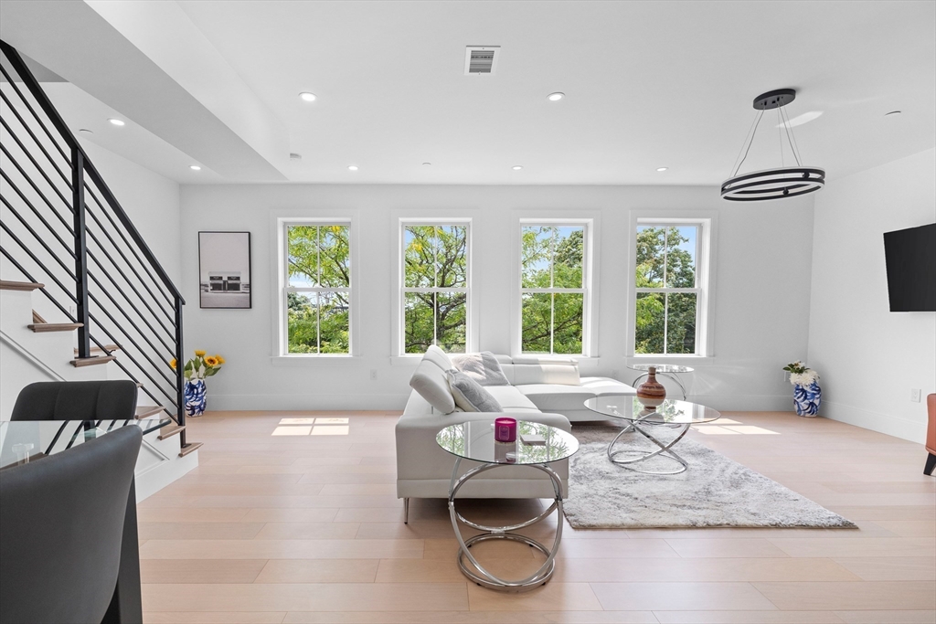 100 White St # 4