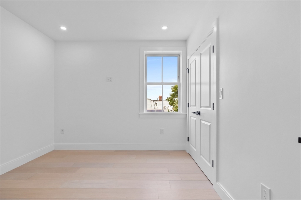 100 White St # 4