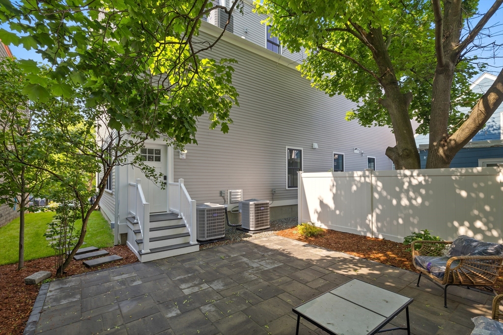 100 White St # 4