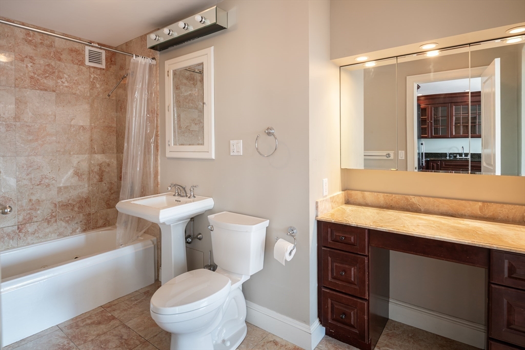 85 East India Row # 15E