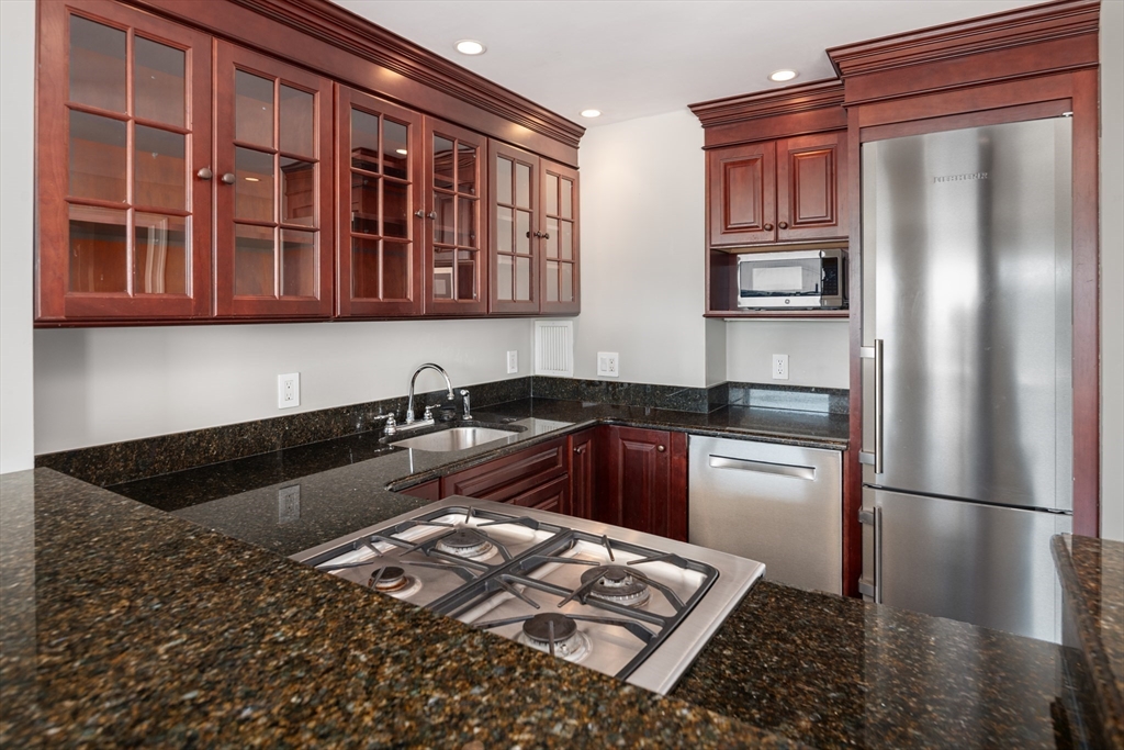85 East India Row # 15E