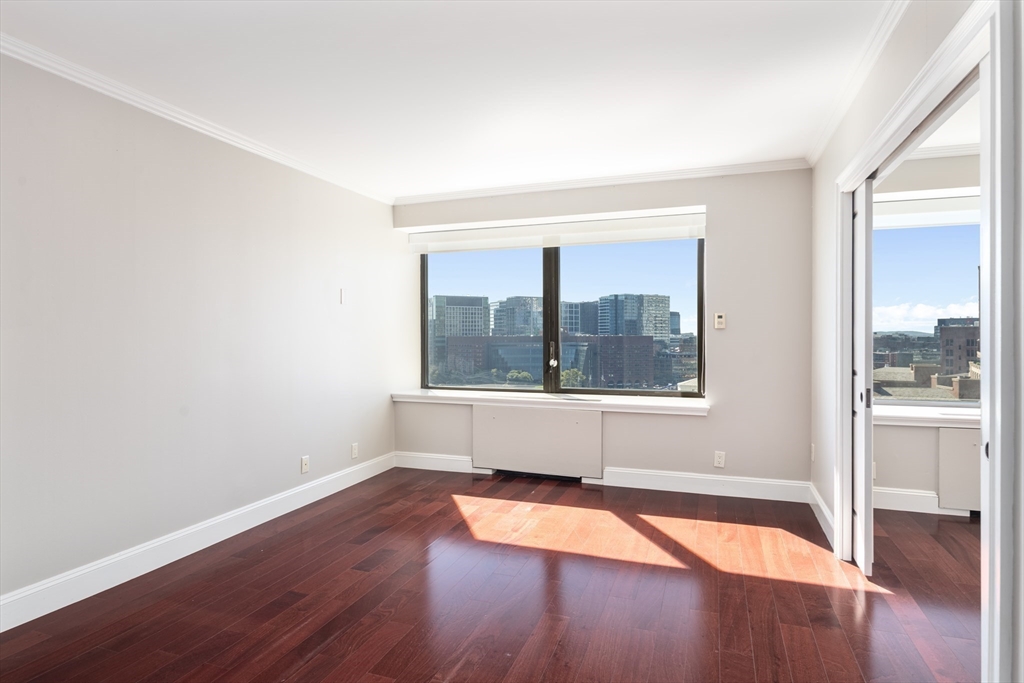 85 East India Row # 15E