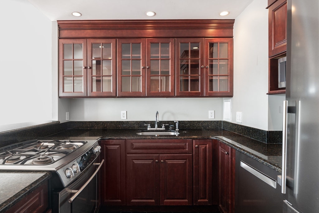 85 East India Row # 15E