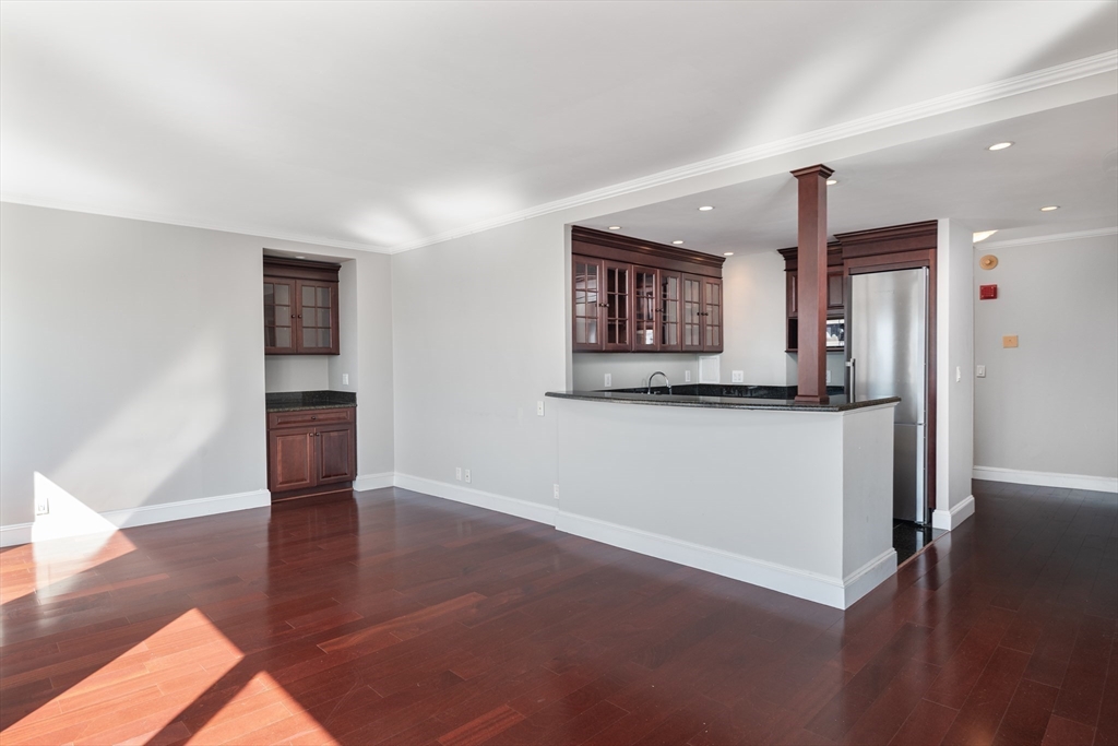 85 East India Row # 15E