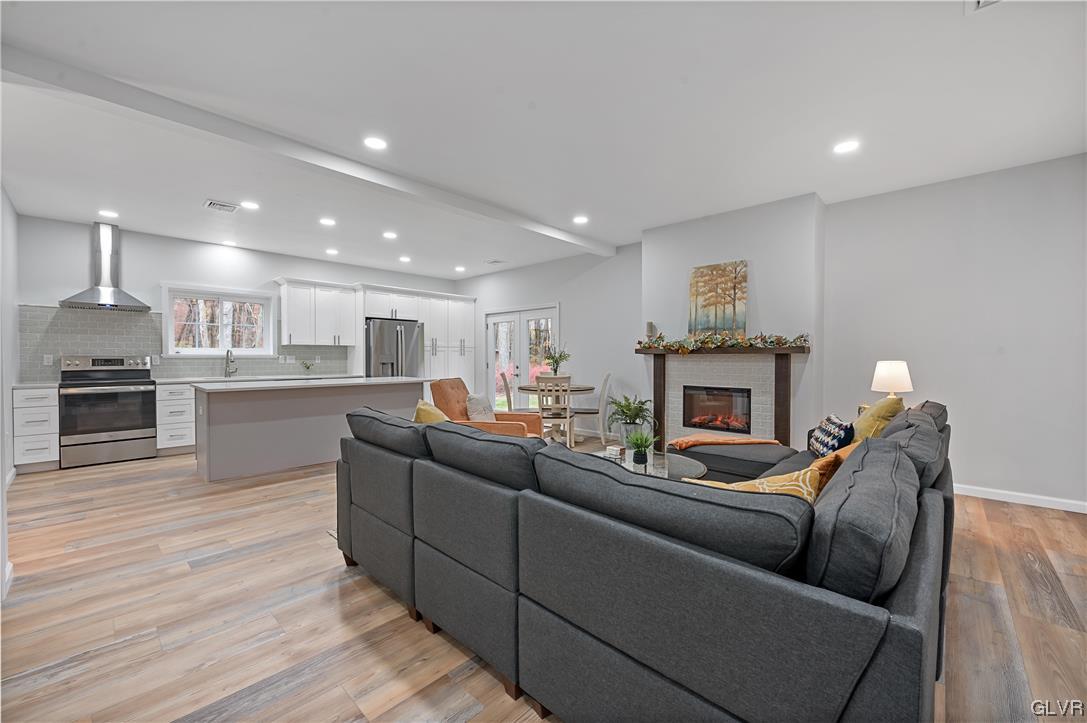 25 Oak Lane West