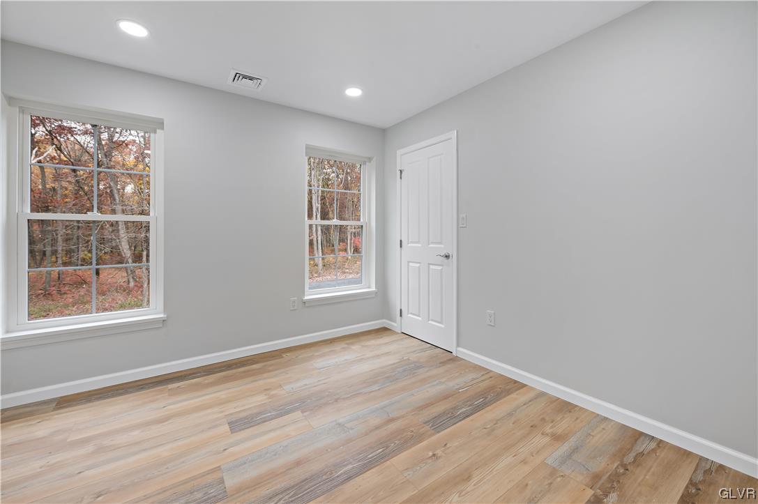 25 Oak Lane West