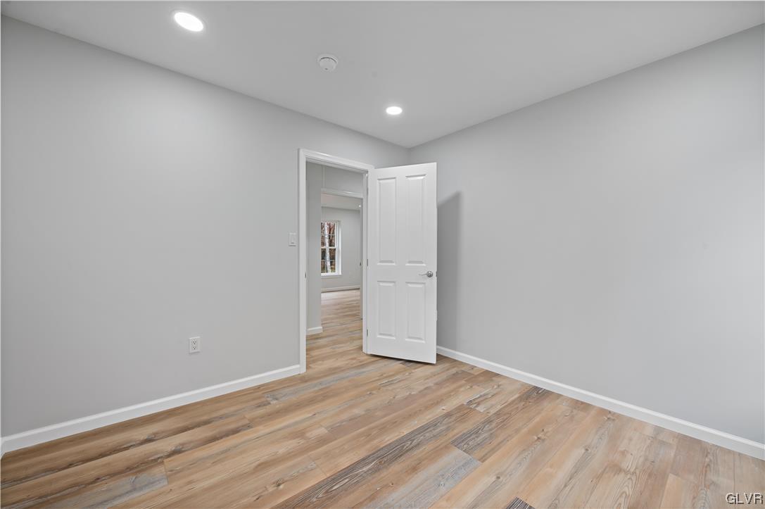 25 Oak Lane West