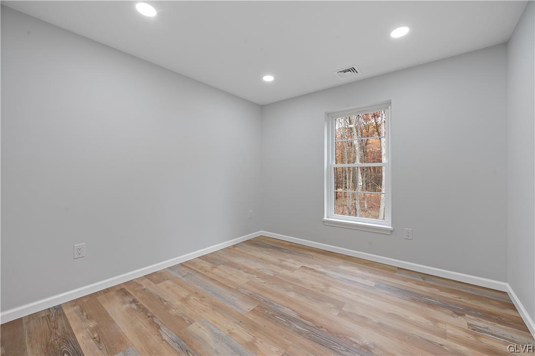 25 Oak Lane West