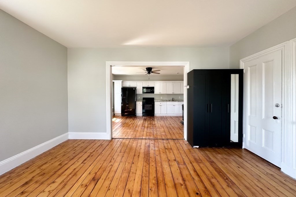 34 White St