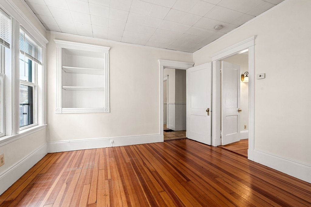 68-70 Hathorne St # 1