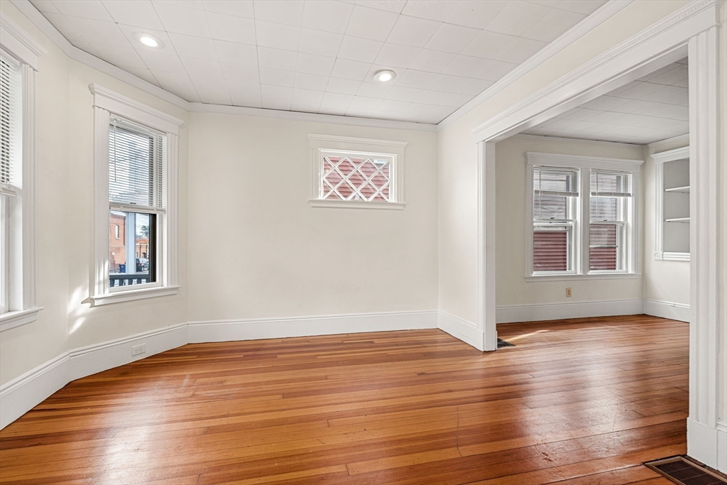 68-70 Hathorne St # 1