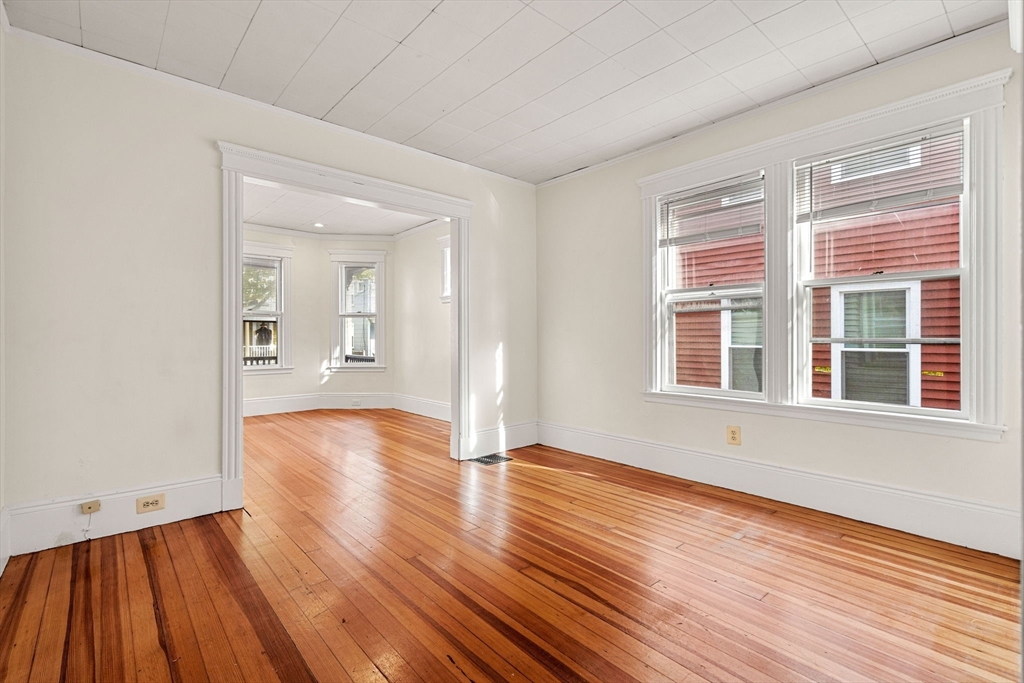 68-70 Hathorne St # 1