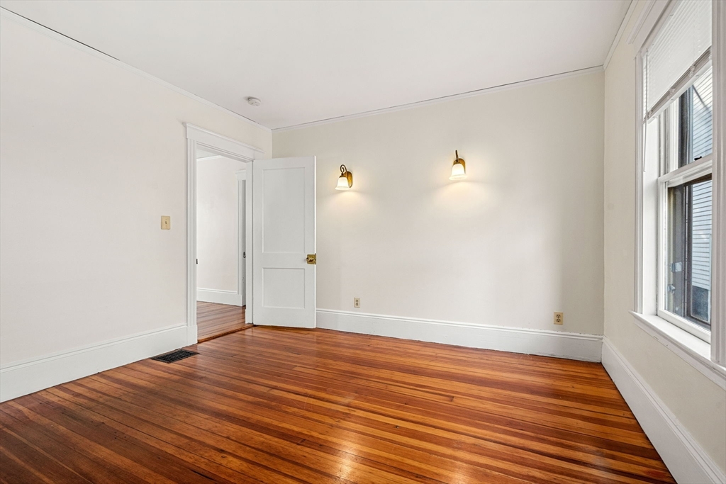 68-70 Hathorne St # 1