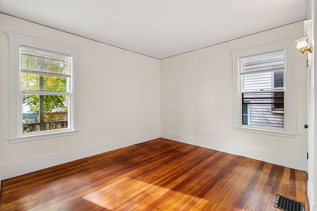 68-70 Hathorne St # 1