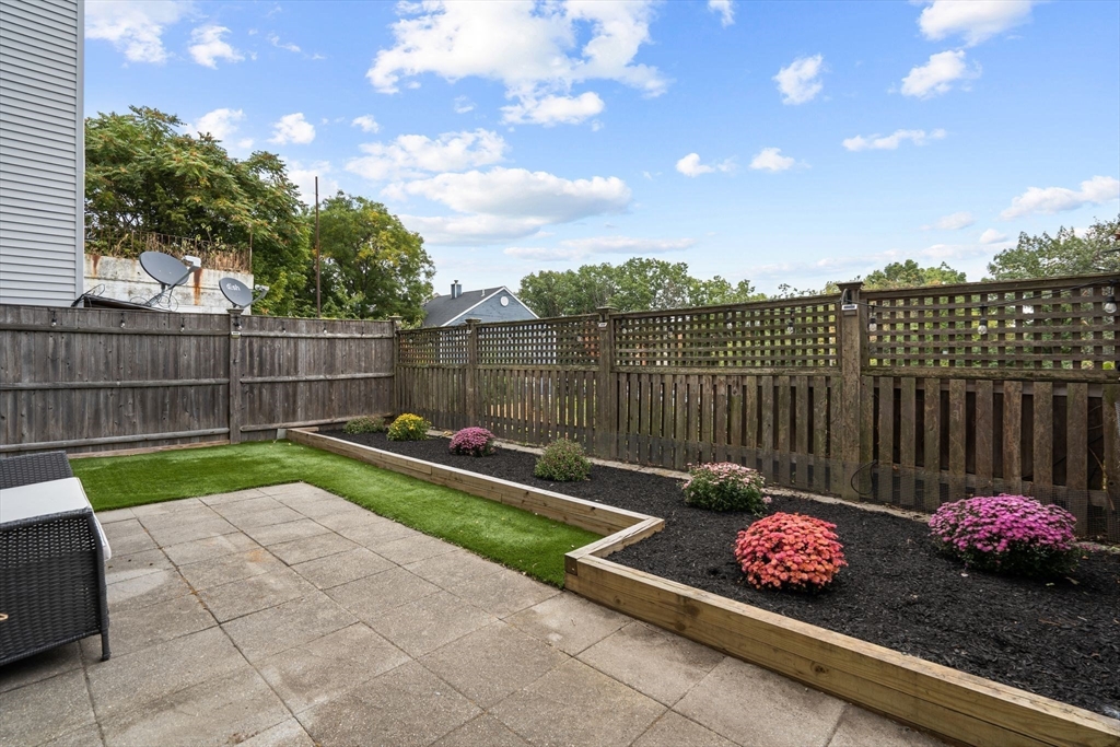 34 Chestnut Ave # 101