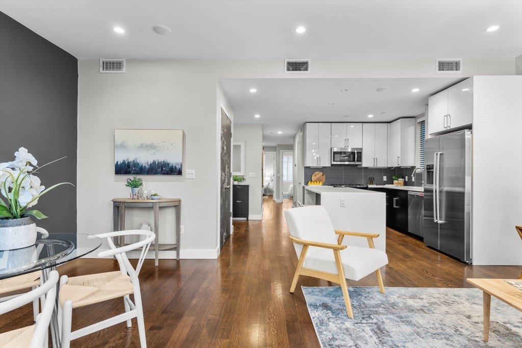 34 Chestnut Ave # 101