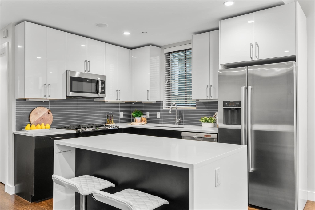 34 Chestnut Ave # 101