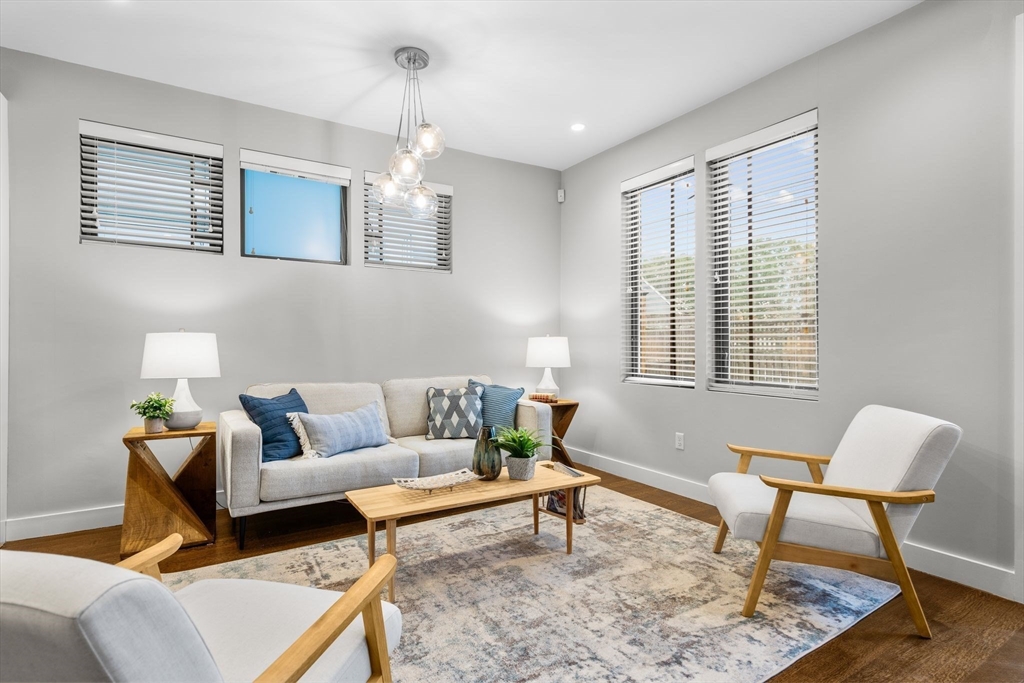 34 Chestnut Ave # 101