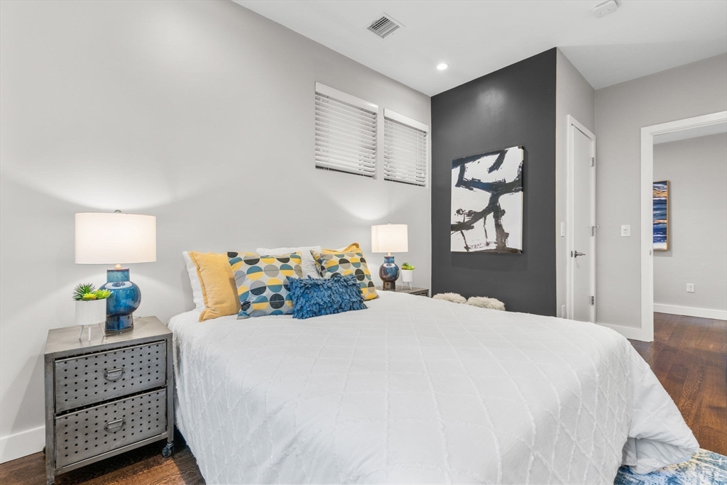 34 Chestnut Ave # 101