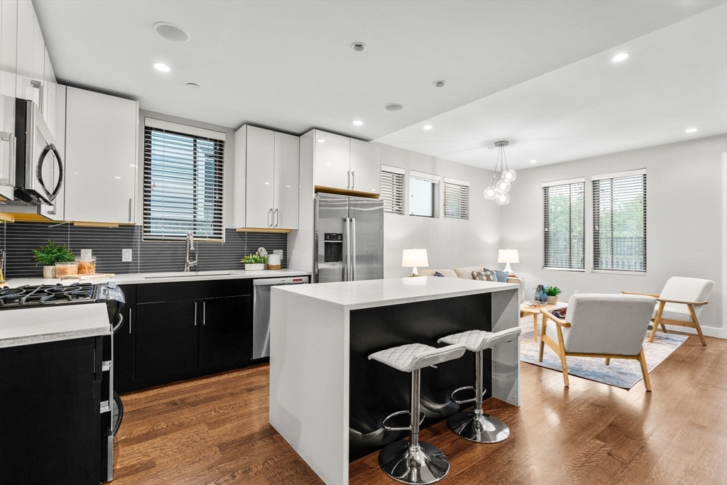 34 Chestnut Ave # 101