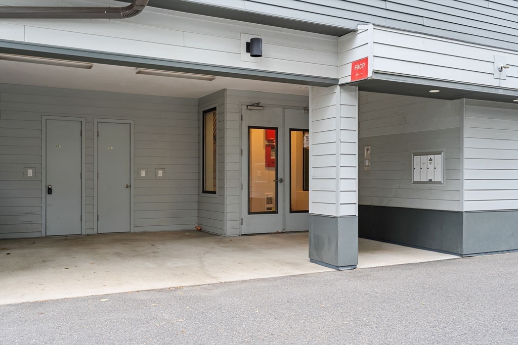34 Chestnut Ave # 101