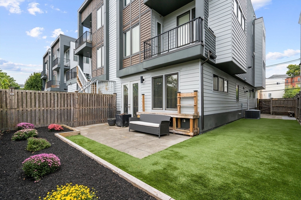 34 Chestnut Ave # 101