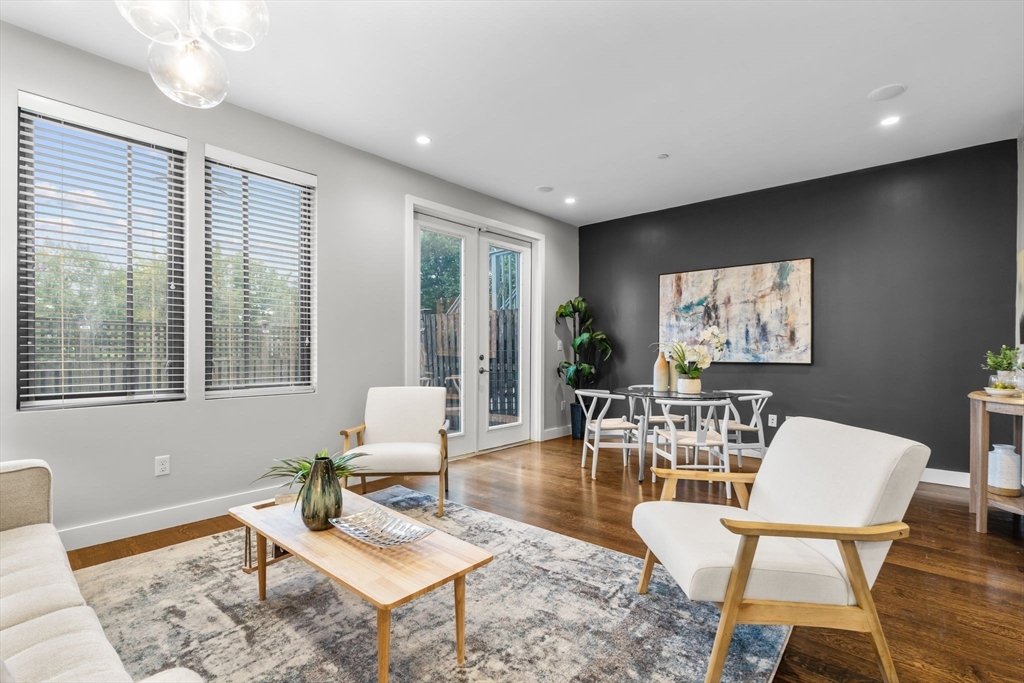 34 Chestnut Ave # 101