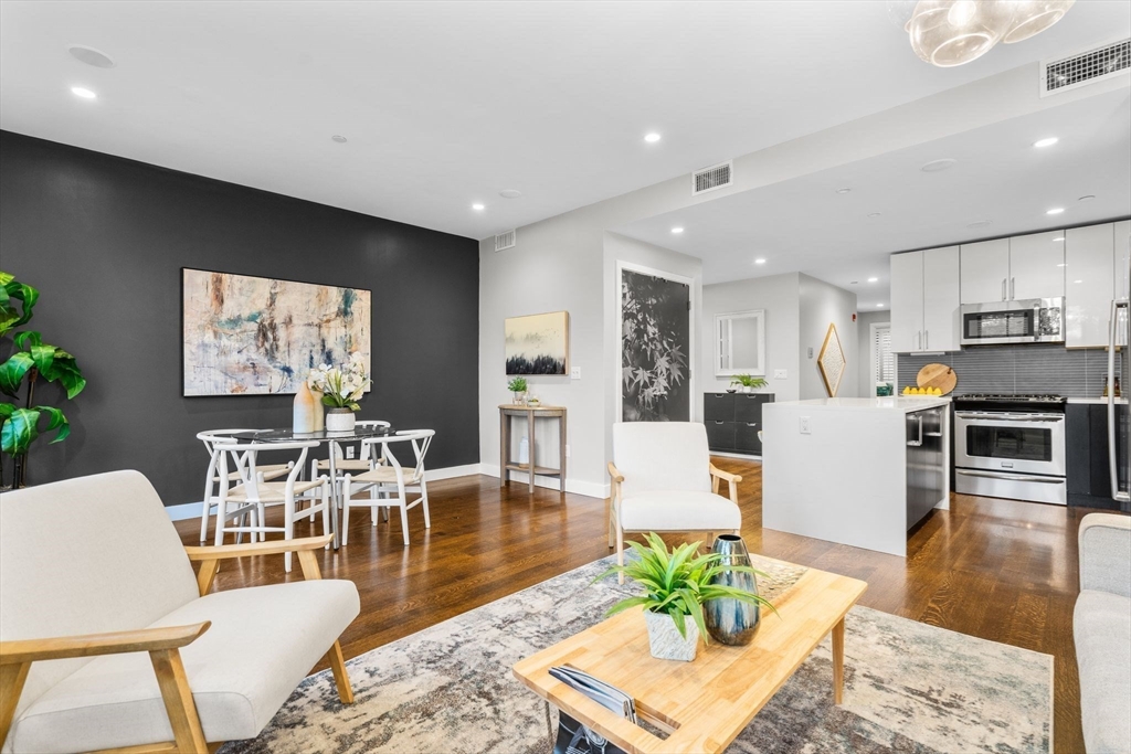 34 Chestnut Ave # 101