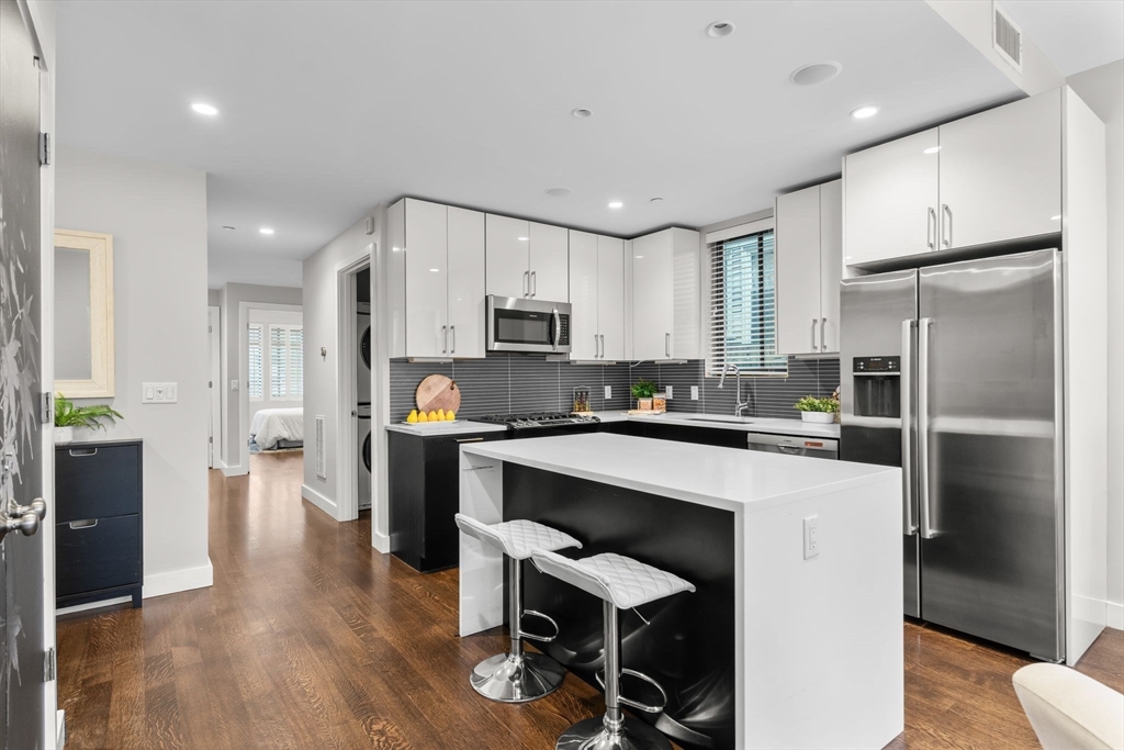 34 Chestnut Ave # 101