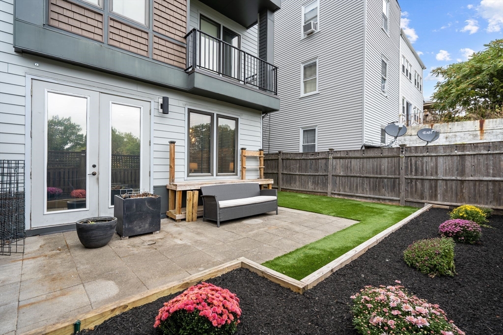 34 Chestnut Ave # 101