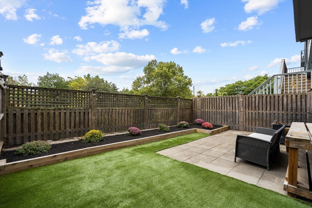34 Chestnut Ave # 101