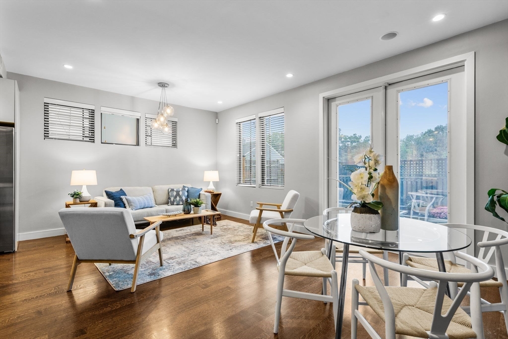 34 Chestnut Ave # 101