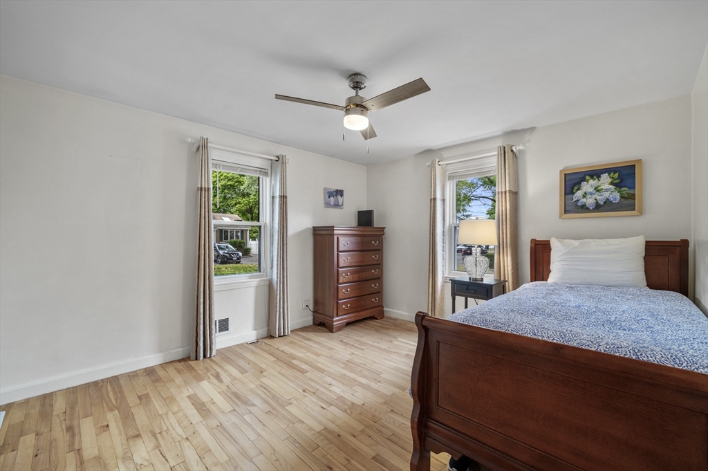 14 Arnold Rd