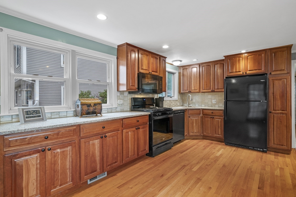14 Arnold Rd